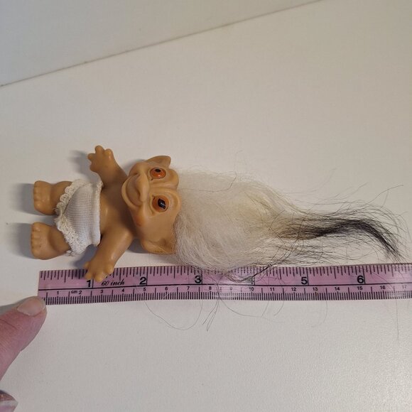 Vintage Troll Doll White Long Hair Tipped Black Ends Uneeda Wishnik Not Dam 2.5" - Picture 8 of 8